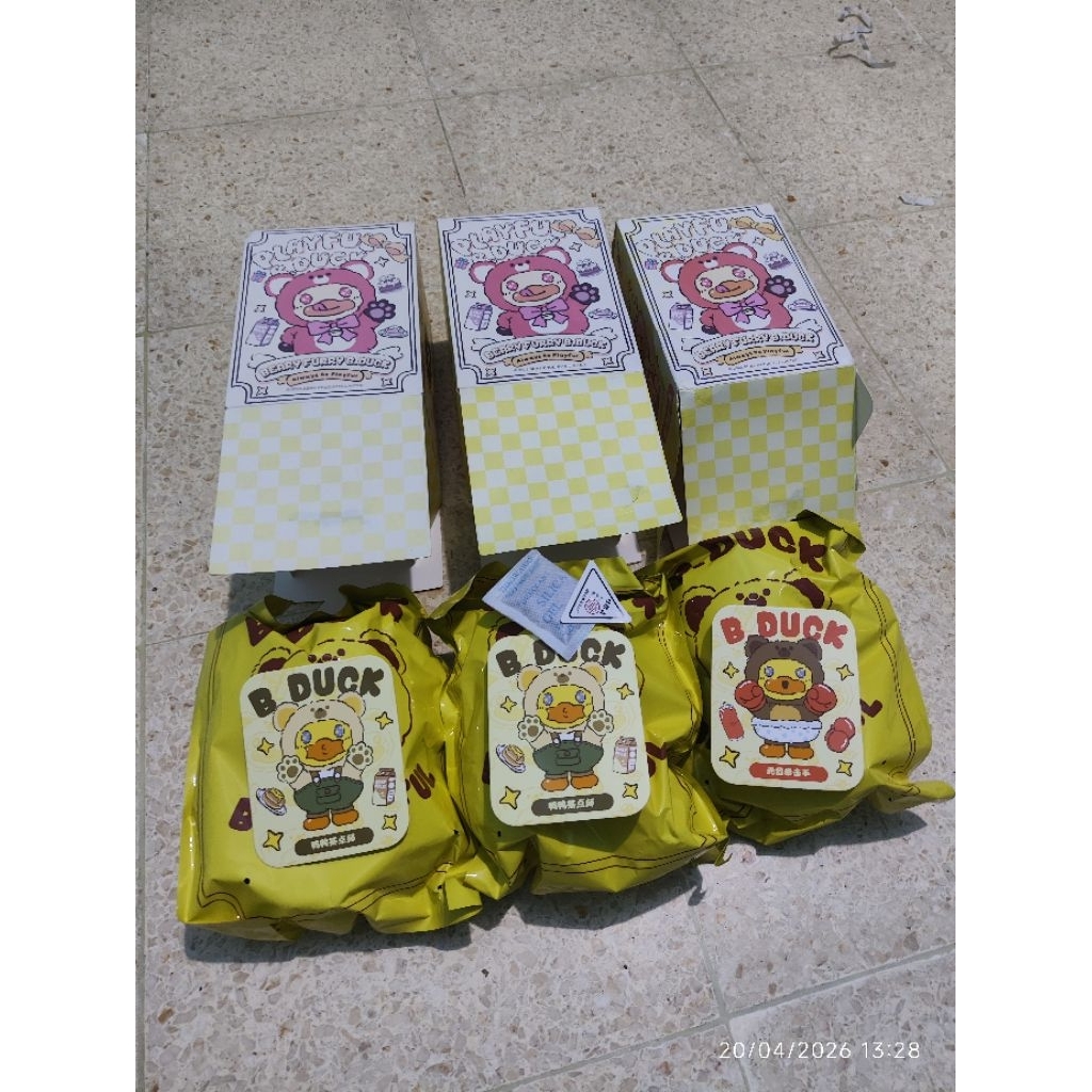 Satuan Bag Charm Beary Furry B Duck Playful B duck Original