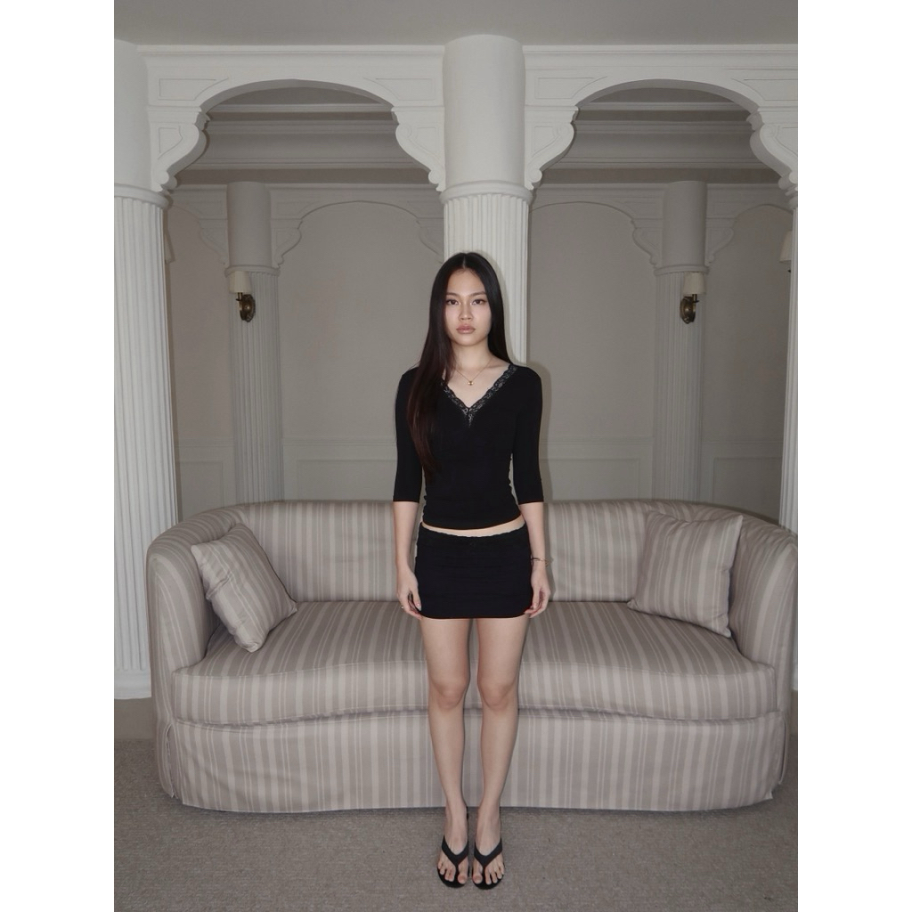 Mina Black top (S-M) Rue Studio (NEW)
