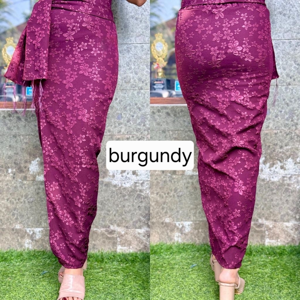 Kamen jadi Embos Set Selendang premium busana adat wanita tradisional Bali Kamen kebaya