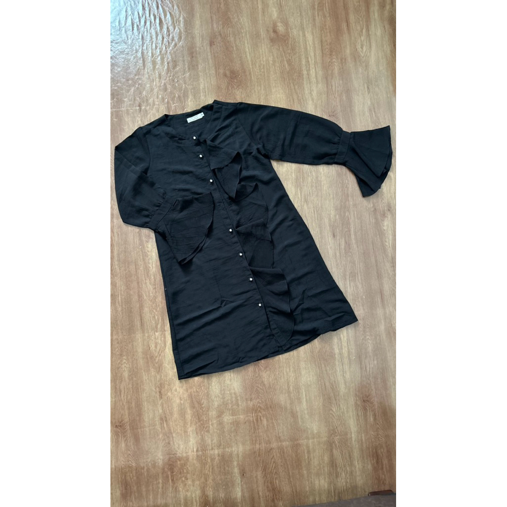Tunik Hitam Nagita Slavina X Chapter 9