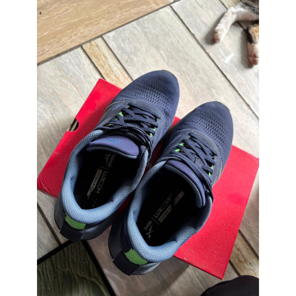 PRELOVED Reebok Energen Tech Plus 2 Runnig Shoes Unisex Second / Sepatu Lari Pria Wanita