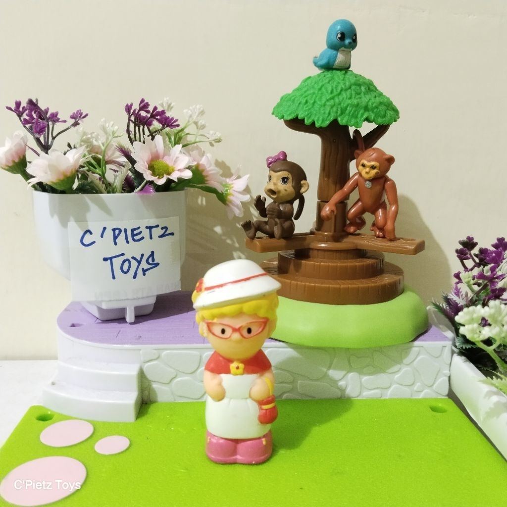 Figure ELC Happyland Grandma Old Lady - Happyland Rose Cottage Series (Second/Preloved)