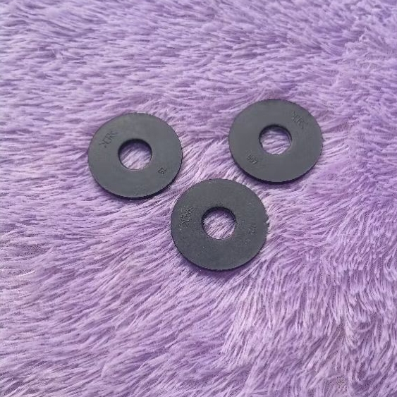Karet Ring Karet ruber washer tebal 3mm Lebar3,6cm lobang 1,2cm ring karet ori