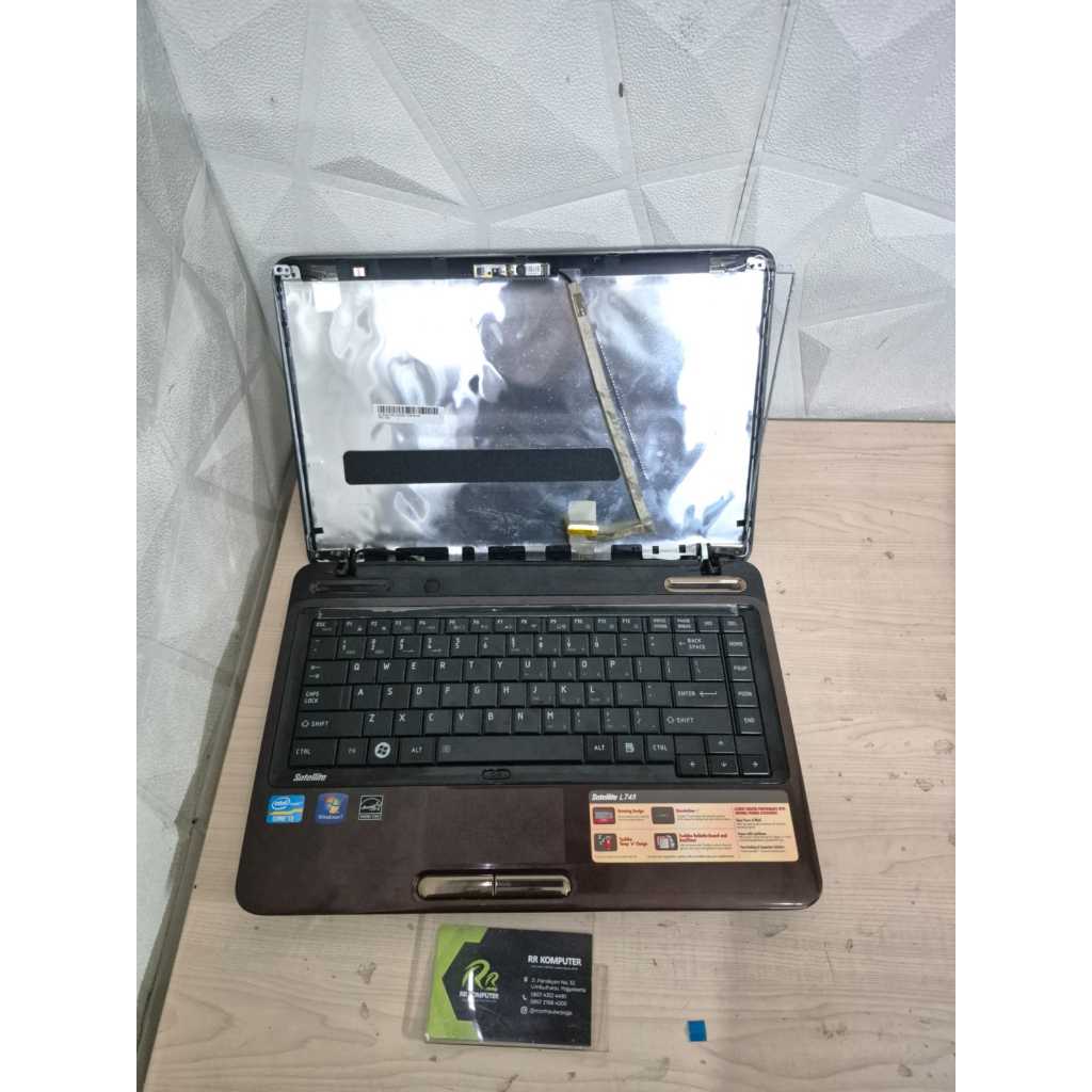 CASING TOSHIBA SATELITE L745