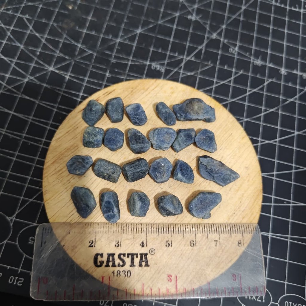 Natural Blue Sapphire rough (9)