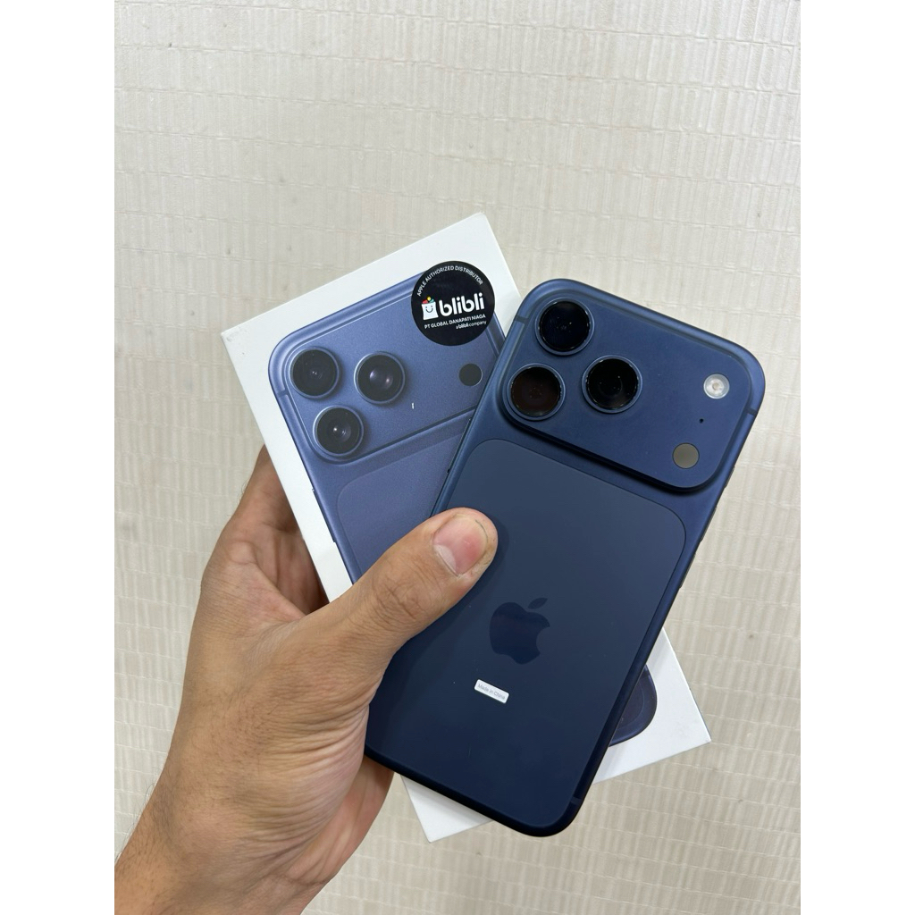 iPhone 17 pro 256 BliBli