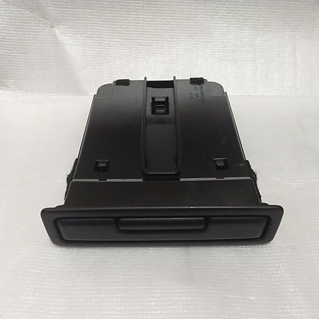 Cup holder Arm rest jok tengah Innova reborn original