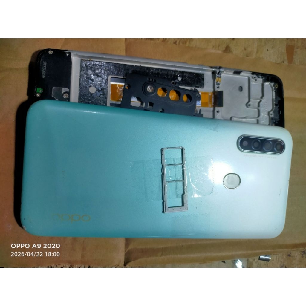 FRAME TATAKAN LCD _ PAPAN CAS _ BAC DOOR OPPO A31 ORIGINAL COPOTAN