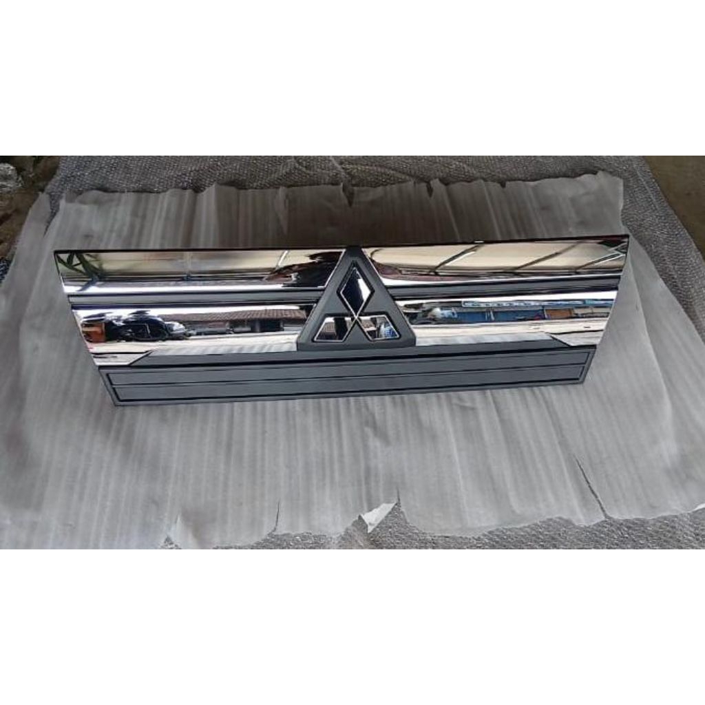 gril front bamper depan L 300 euro4 2022-2025