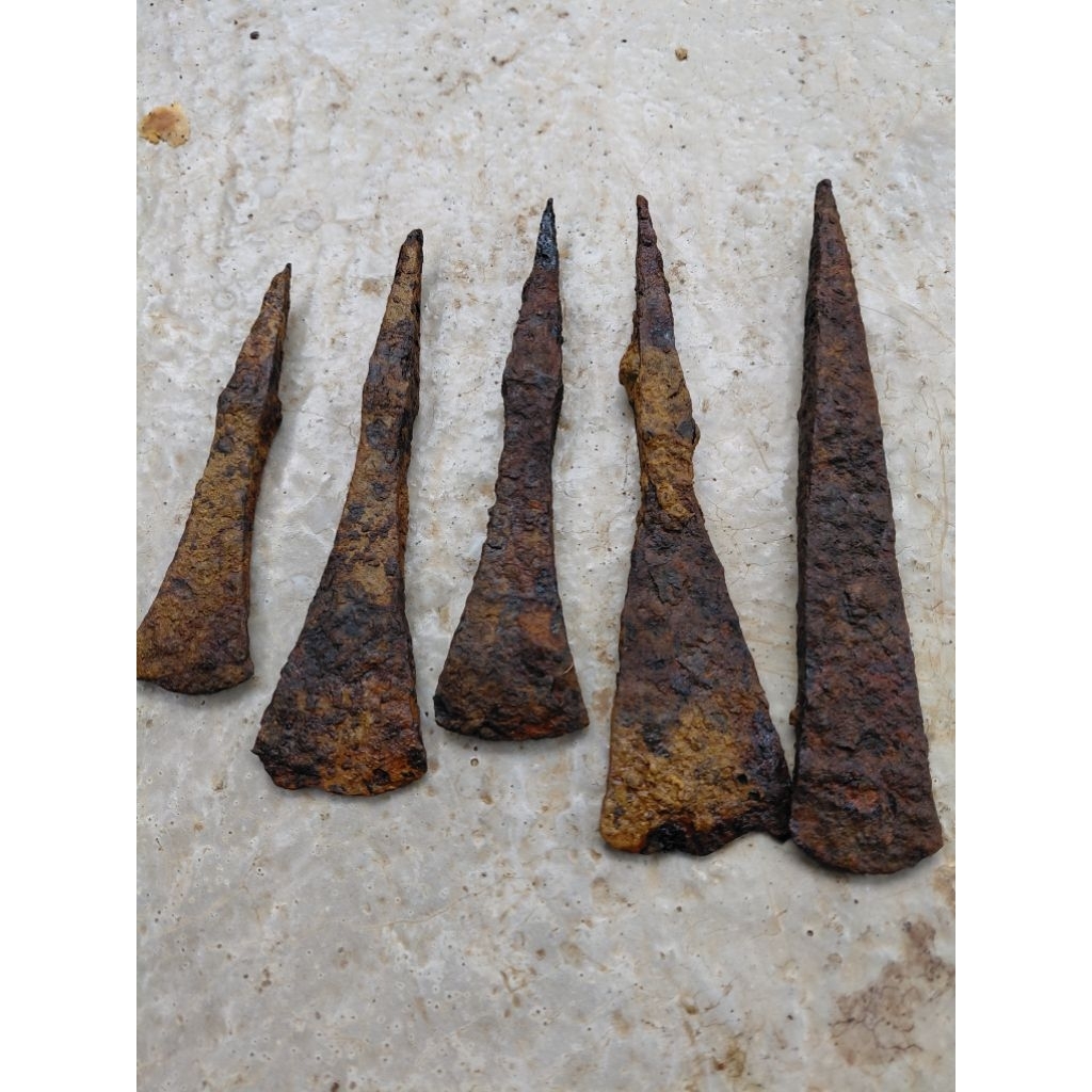 barang kuno temuan kali brantas
