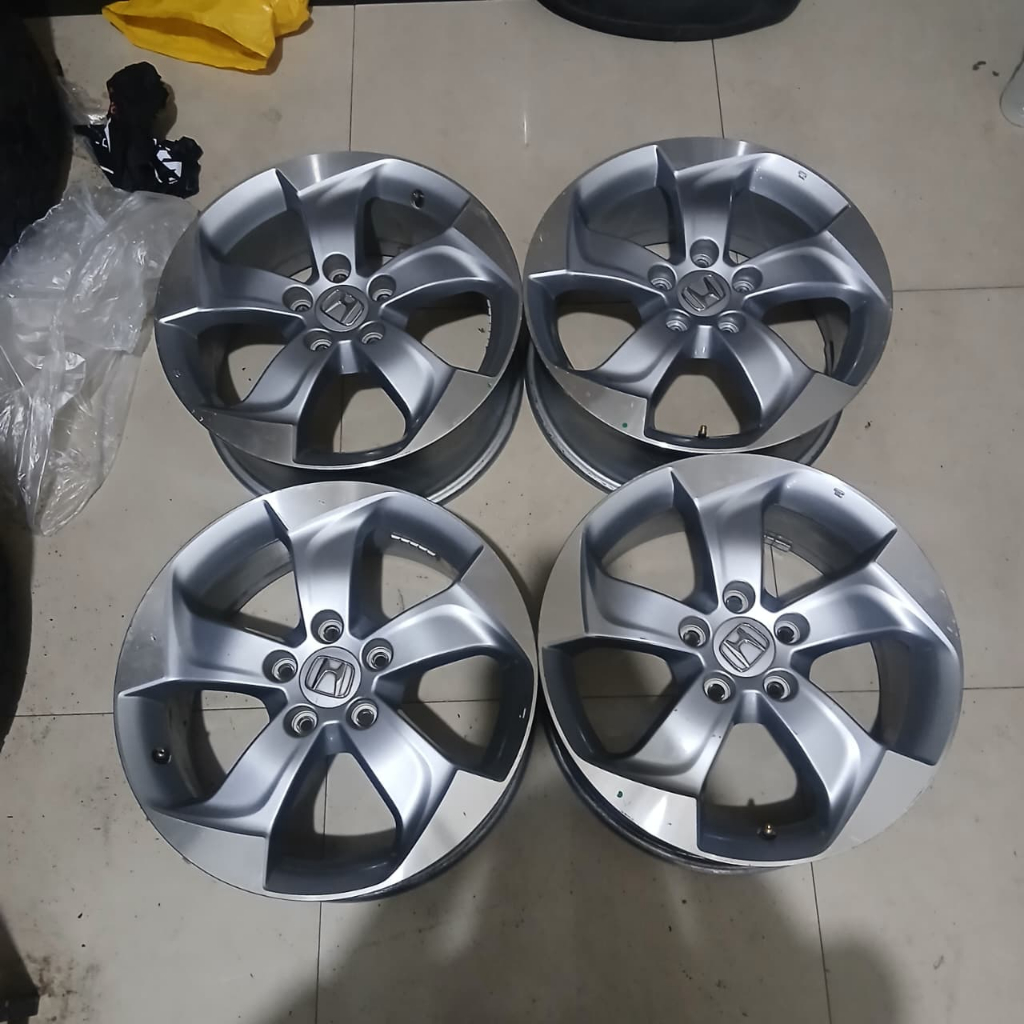 velg/pelek mobil second original hrv ring17 baut5x114 warna silver