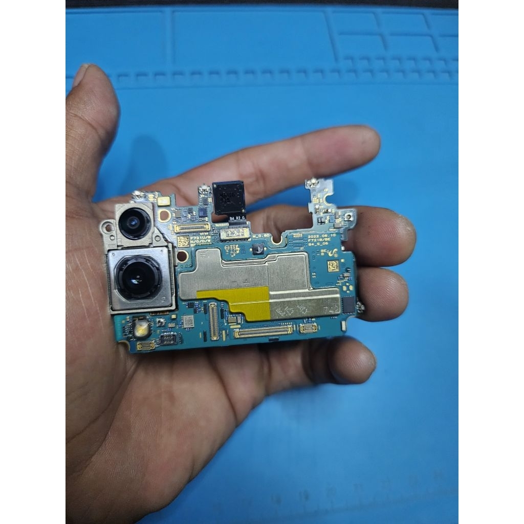 mesin Samsung z flip 4