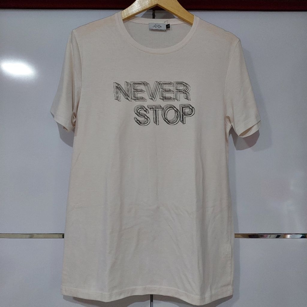 Kaos Oblong Pria / Atasan Laki-laki Preloved Putih Never Stop