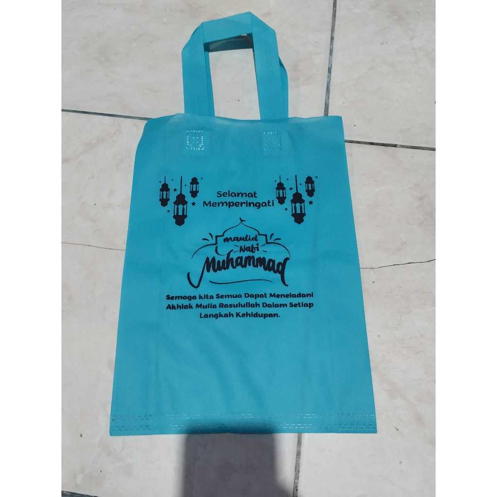 (Paket Sablon 60pcs) Tas Spunbond 20x25x8cm