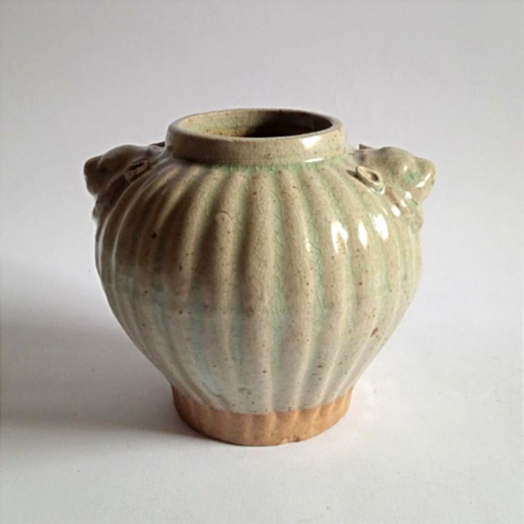 Antik Vintage Porselen Cina Guci Beralur Yingqing Qingbai Yuan Dinasti Tua Motif Kepala Singa Glazur