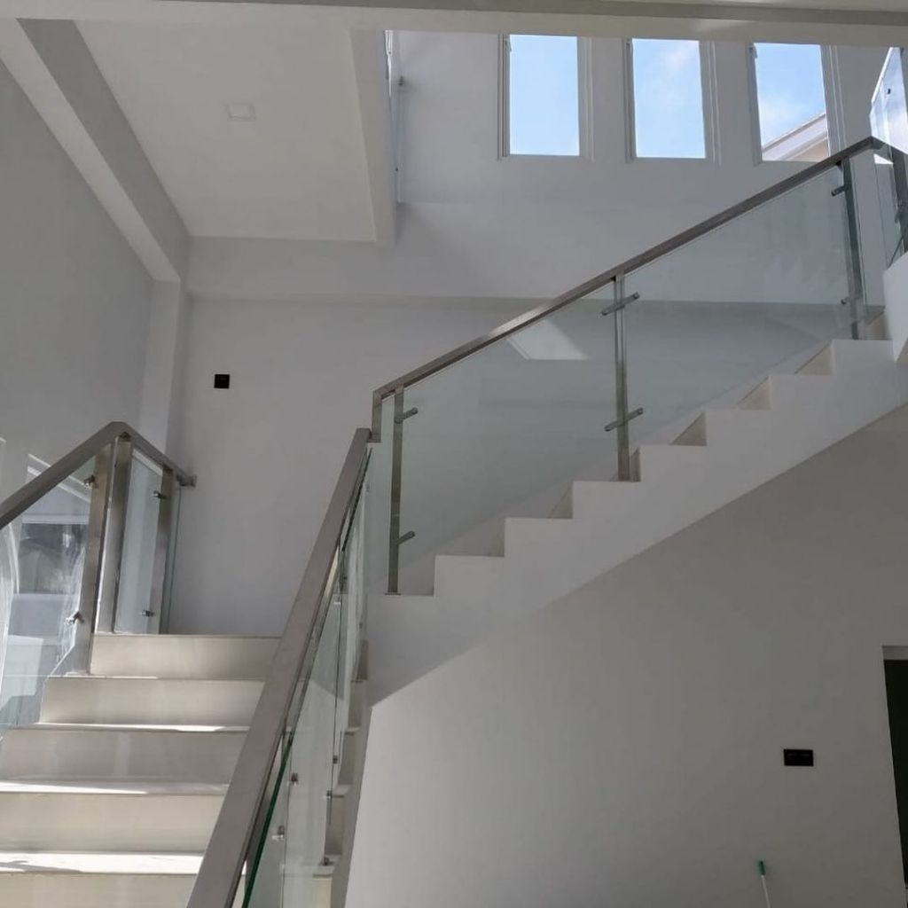 Railing Tangga Kaca Pegangan Stainless Steel Modern