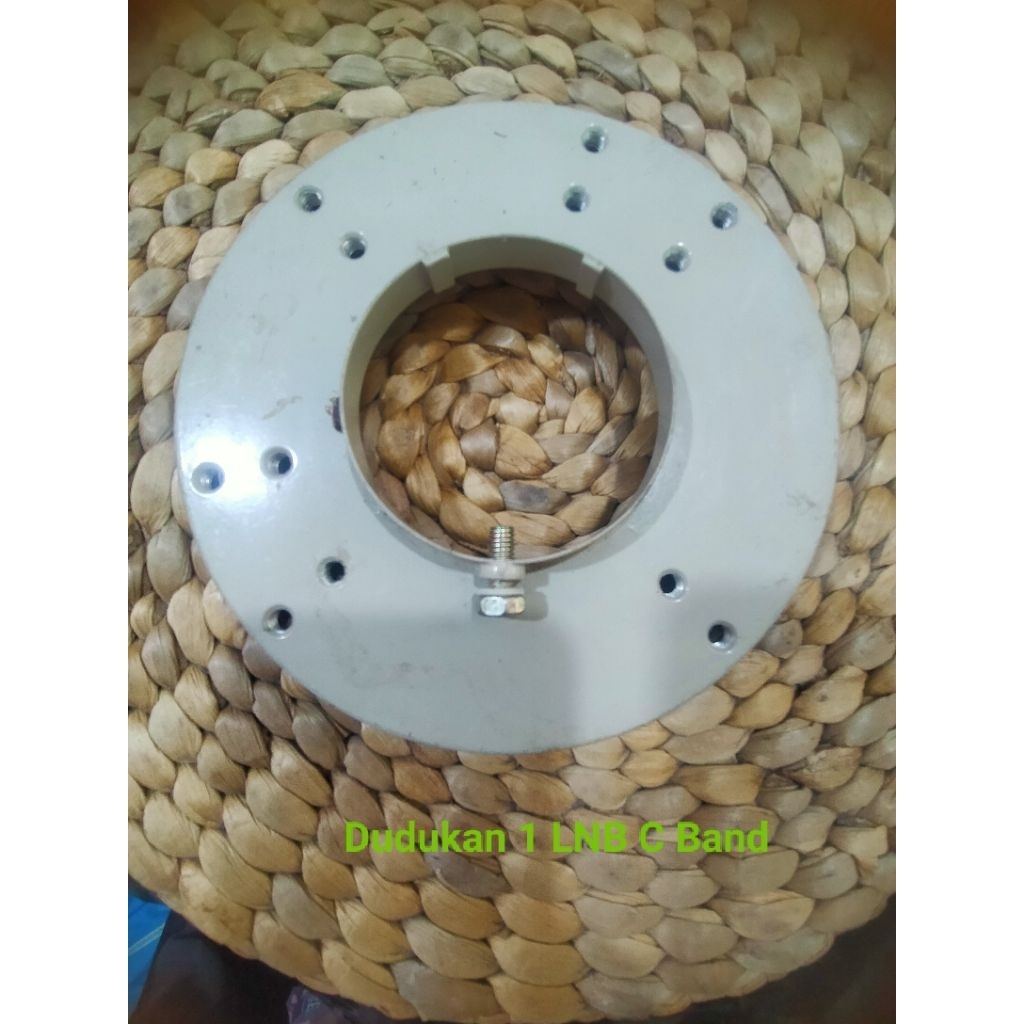Breket LNB c band MATRIX