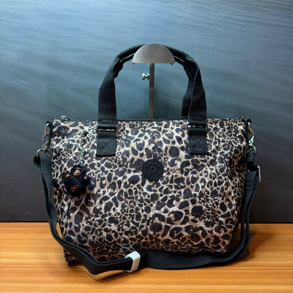 Kipling Amiel Leopard print no pricetag