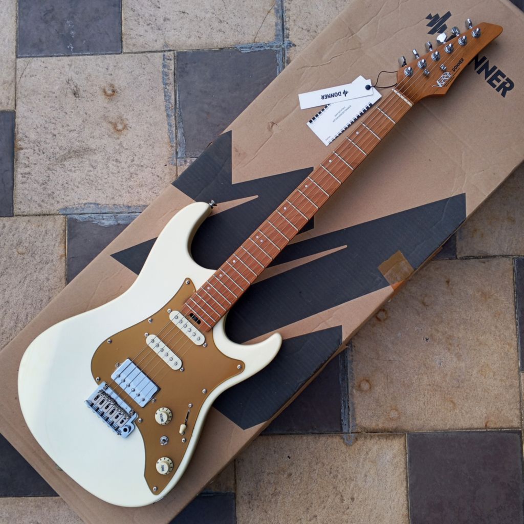 Donner DST 550 White Ibanez AZ Model