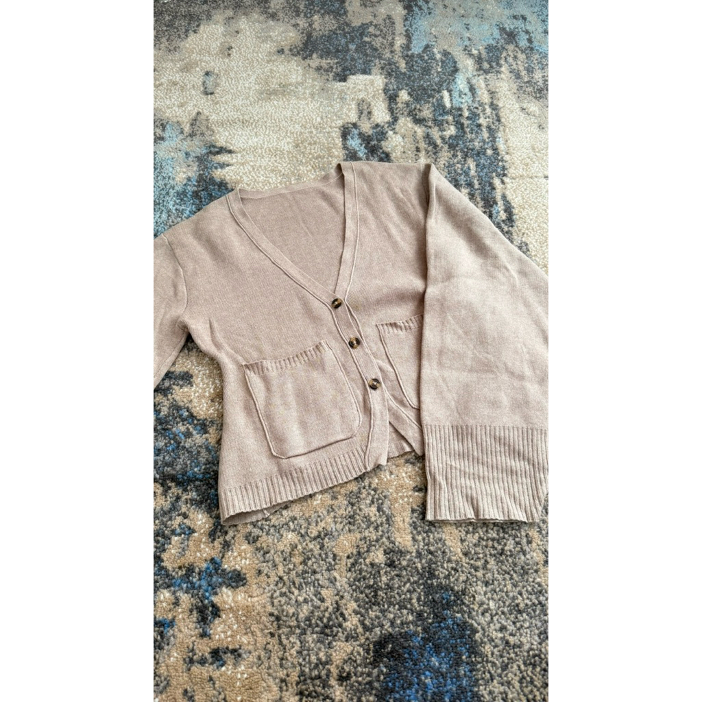 (preloved) Claude Official - Blanc Outer