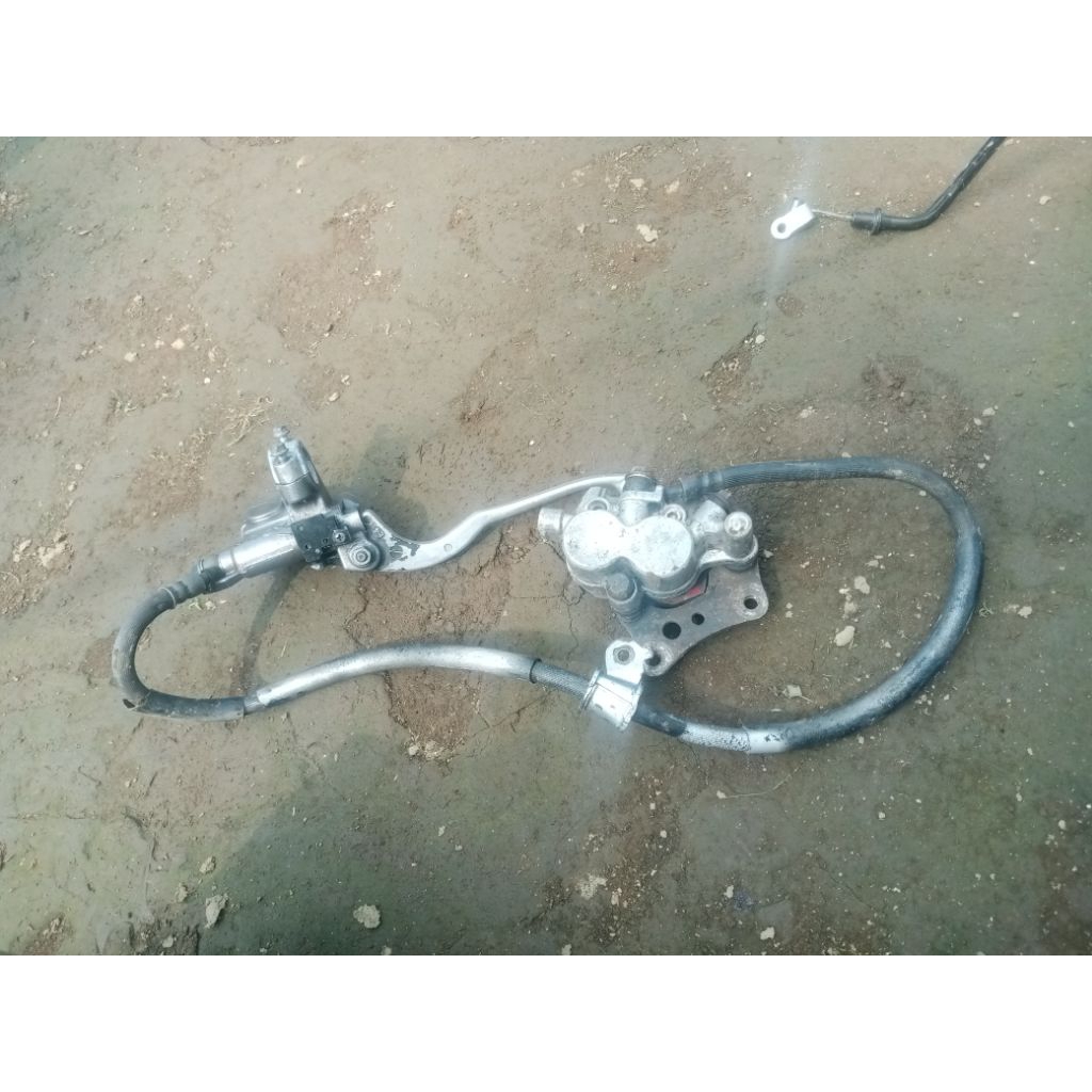 pengereman depan nisin bekas satria hiu dan lumba