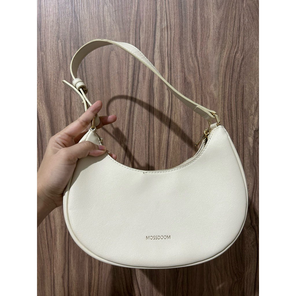Preloved Mossdom Tas Bahu Wanita