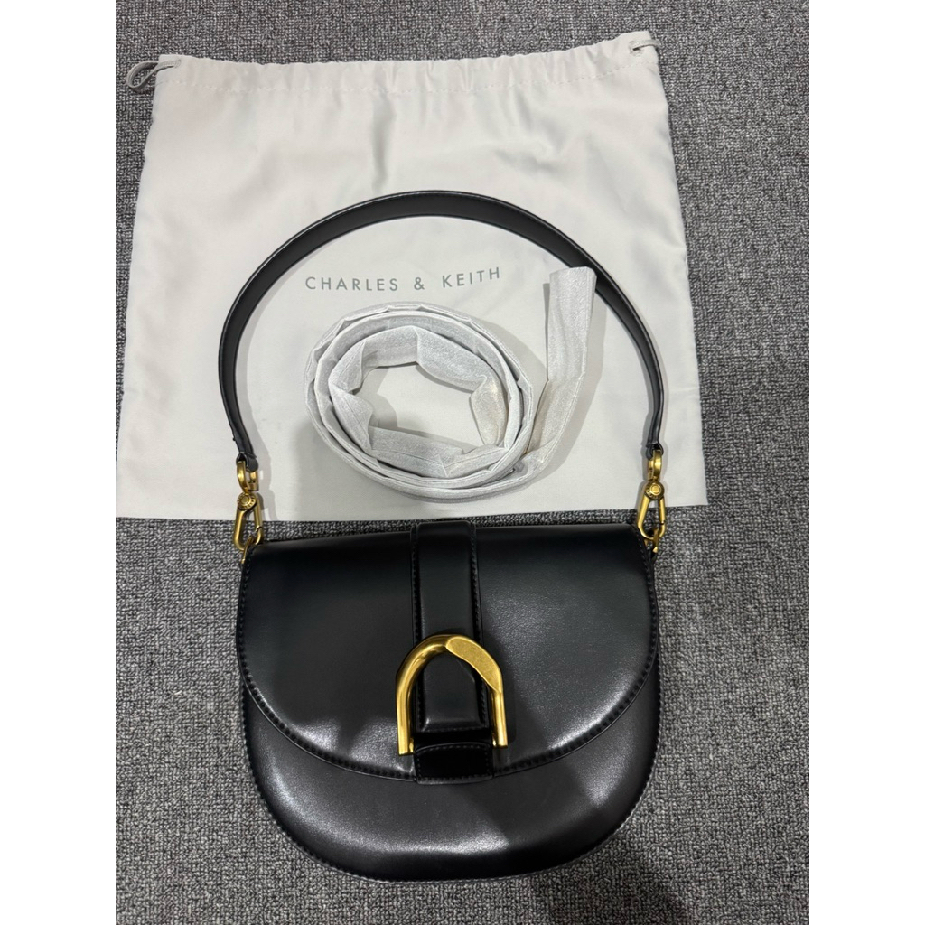 Preloved Charles & Keith Tas wanita original