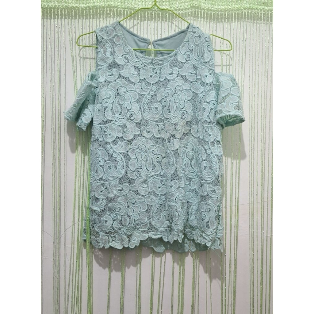 blouse blus wanita biru muda brukat lengan vaksin