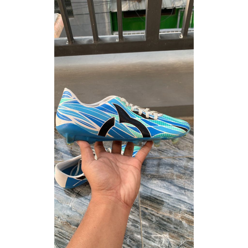 SEPATU BOLA ORTUSEIGHT CATALYST MAMBIRIU V2 FG SE - SAPPHIRE/WHITE SIZE 39 (kondisi second)