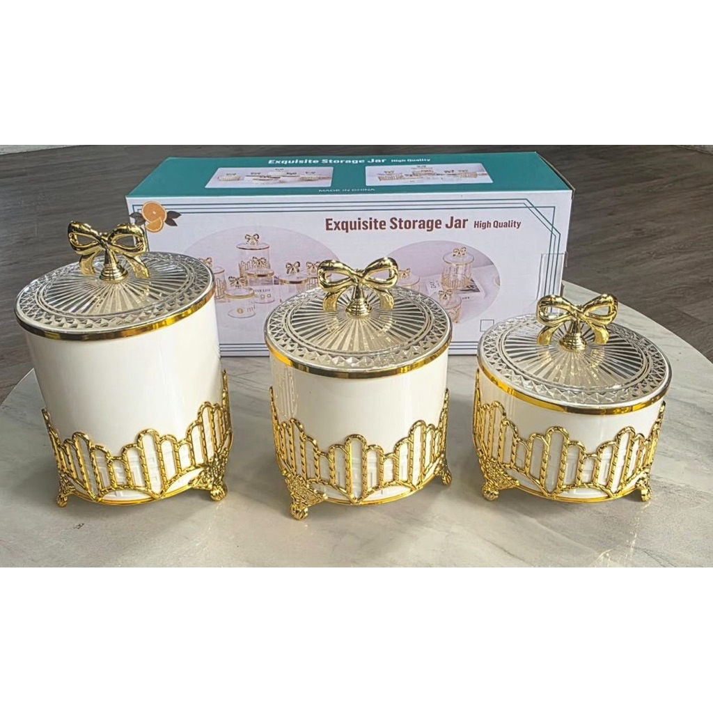 Toples Satu Set