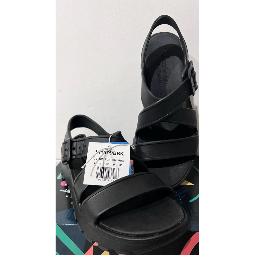 Sepatu Sandal Skechers Wanita size 37