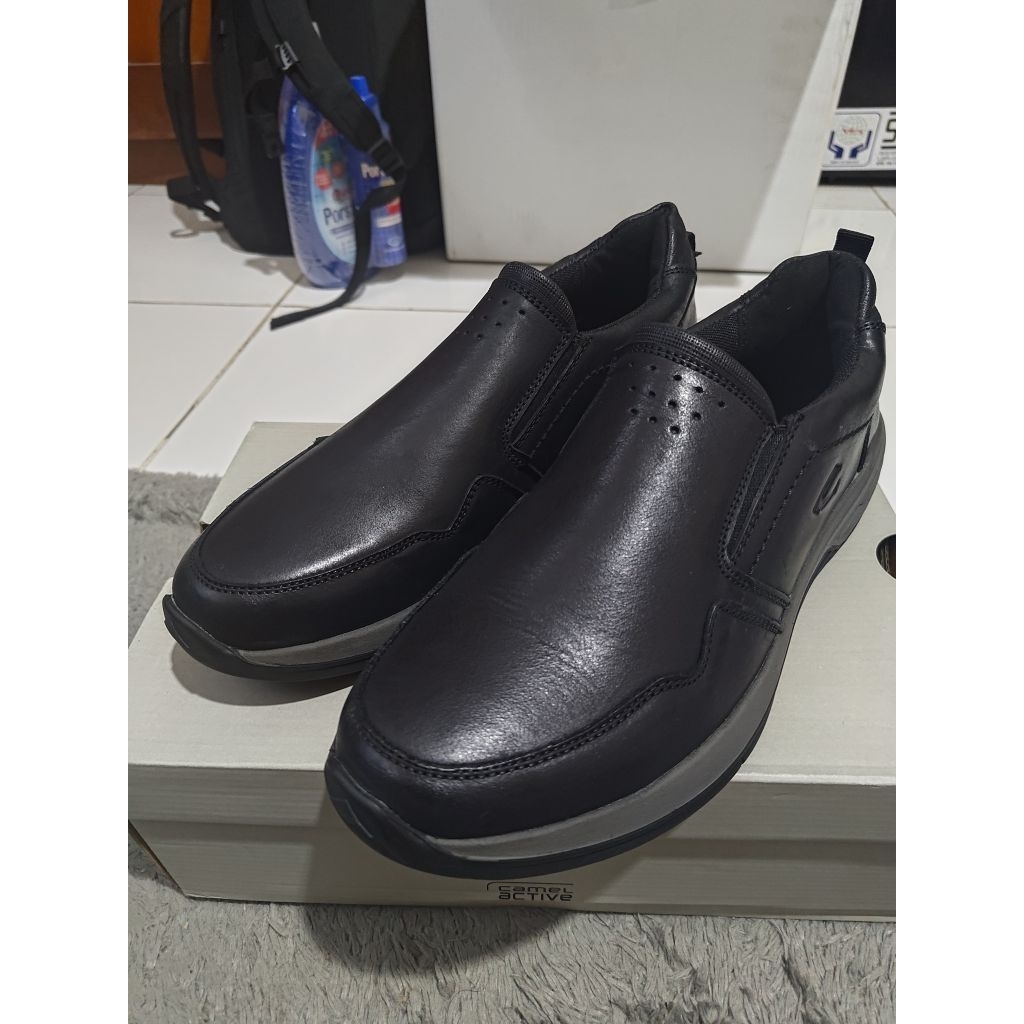Sepatu Kulit Slip-On Leather Shoes Camel Active Black Size 44 New