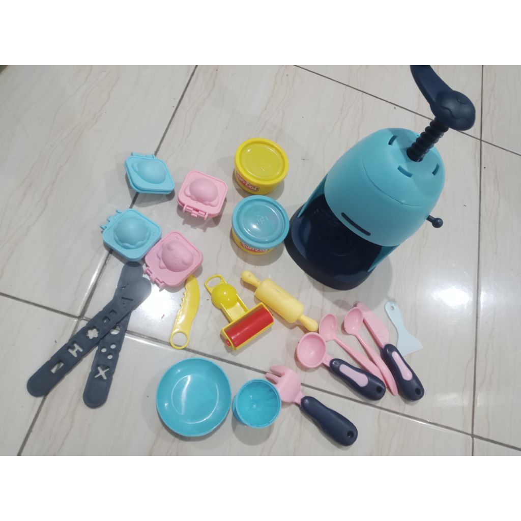 mainan cetakan malam/playdoh preloved