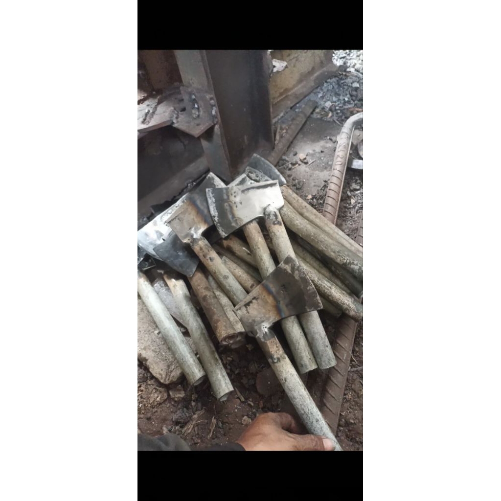 kapak baja per gagang besi tebal