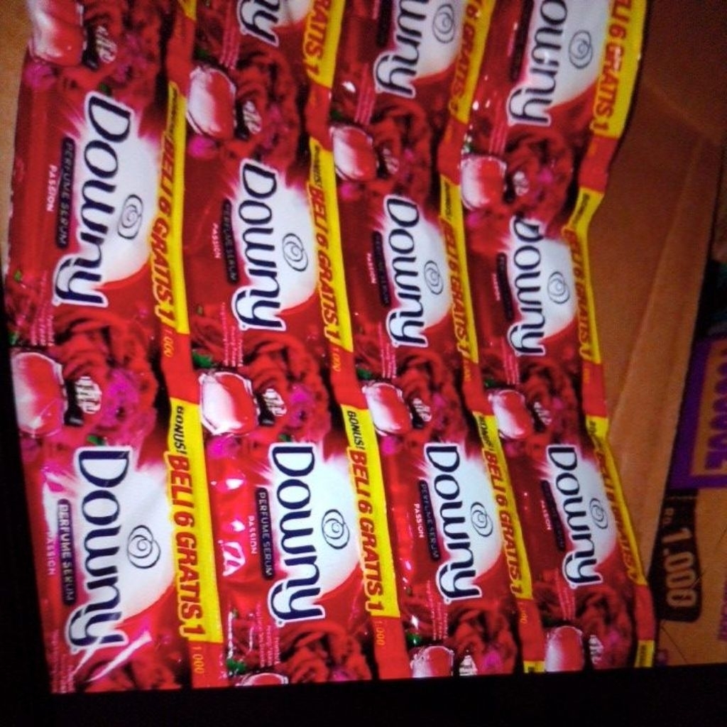Downy 1 renceng 14 sachet Pelembut & Pewangi Pakaian Sachet Downy 1000 an