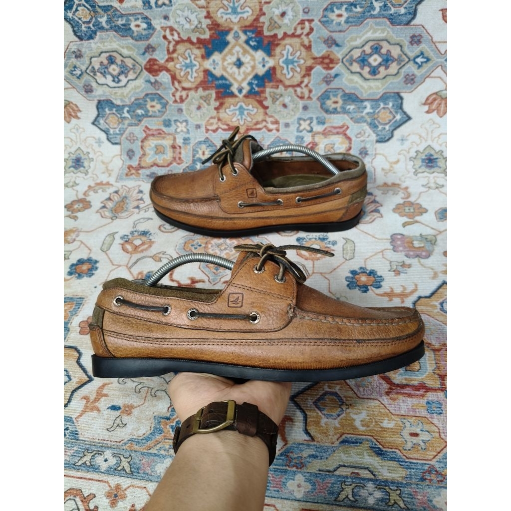 Sperry Top