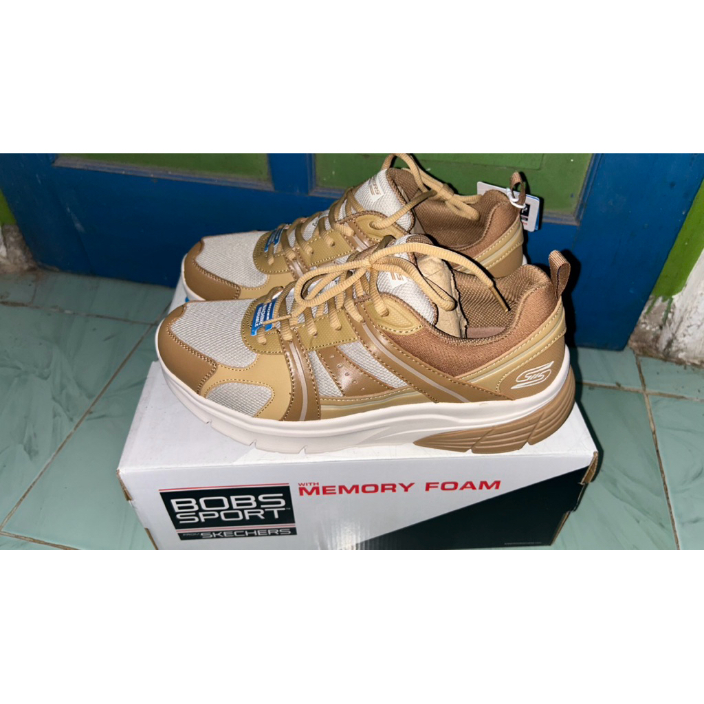 Sepatu Skechers Original Ukuran 43 Coklat Baru