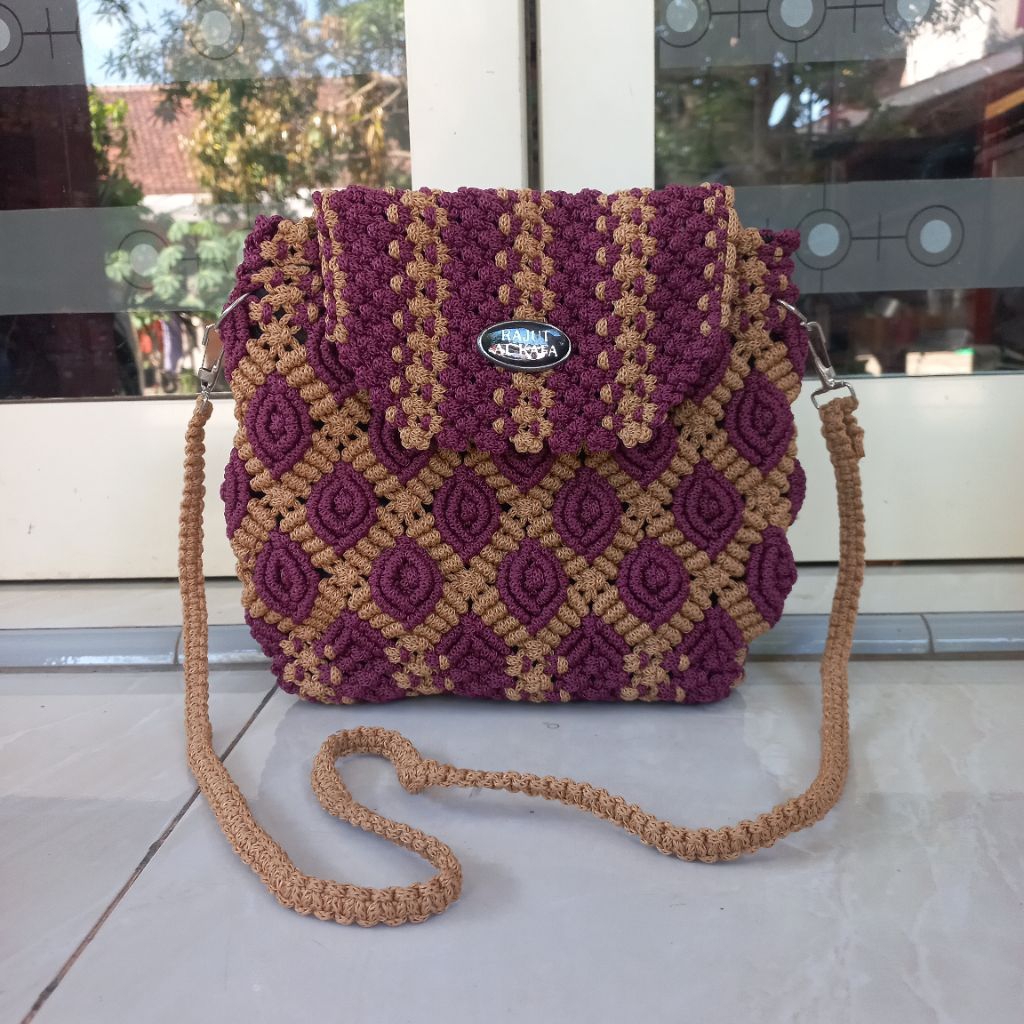 Tas Slempang Tali Kur Rajut Wanita Motif Keong Tutup Kerang Rajutan Asli Jogja Model Terbaru Kekinia