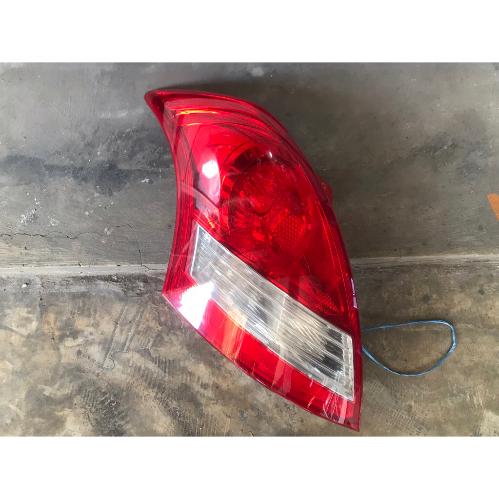 Stoplamp lampu belakang suzuki all new swift gs kiri