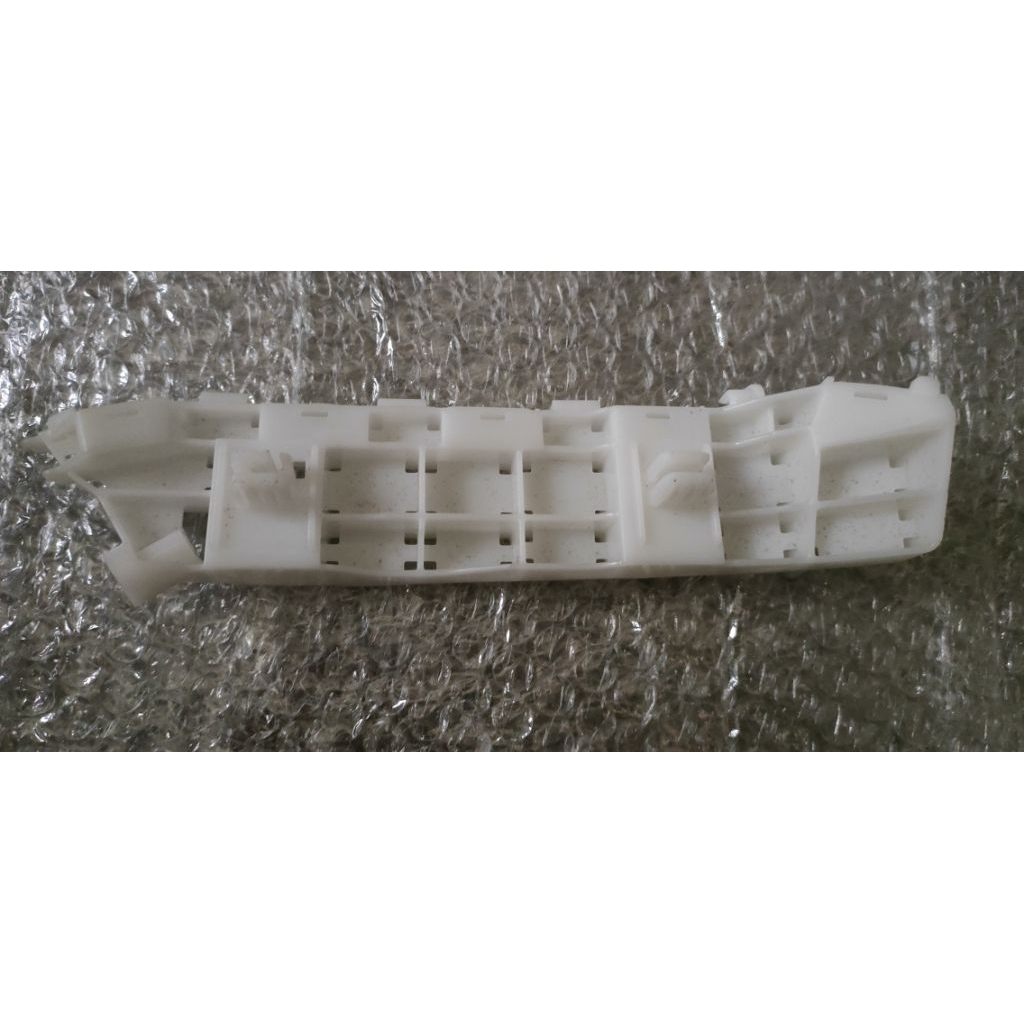 bracket bumper belakang kanan brio 2018-2024