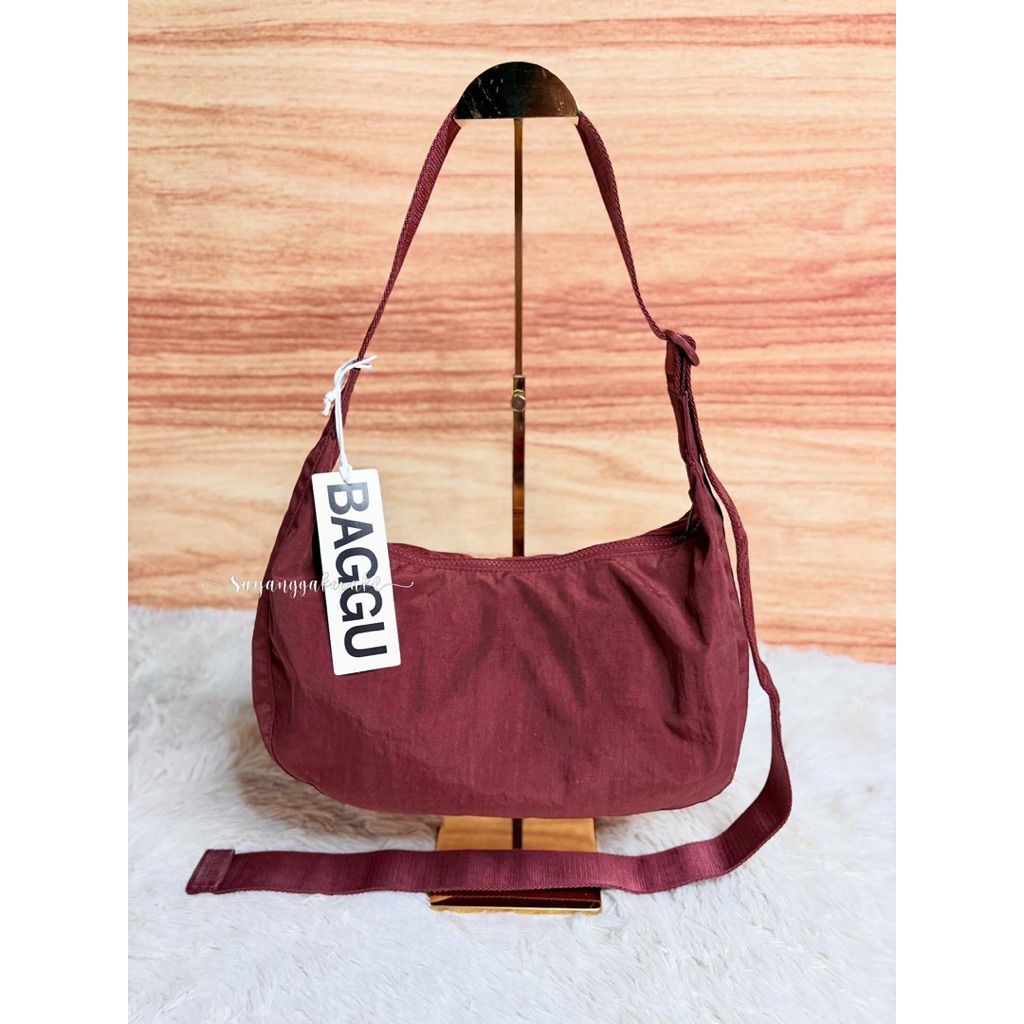 Preloved Baggu Nylon Cresscent Bag Tas