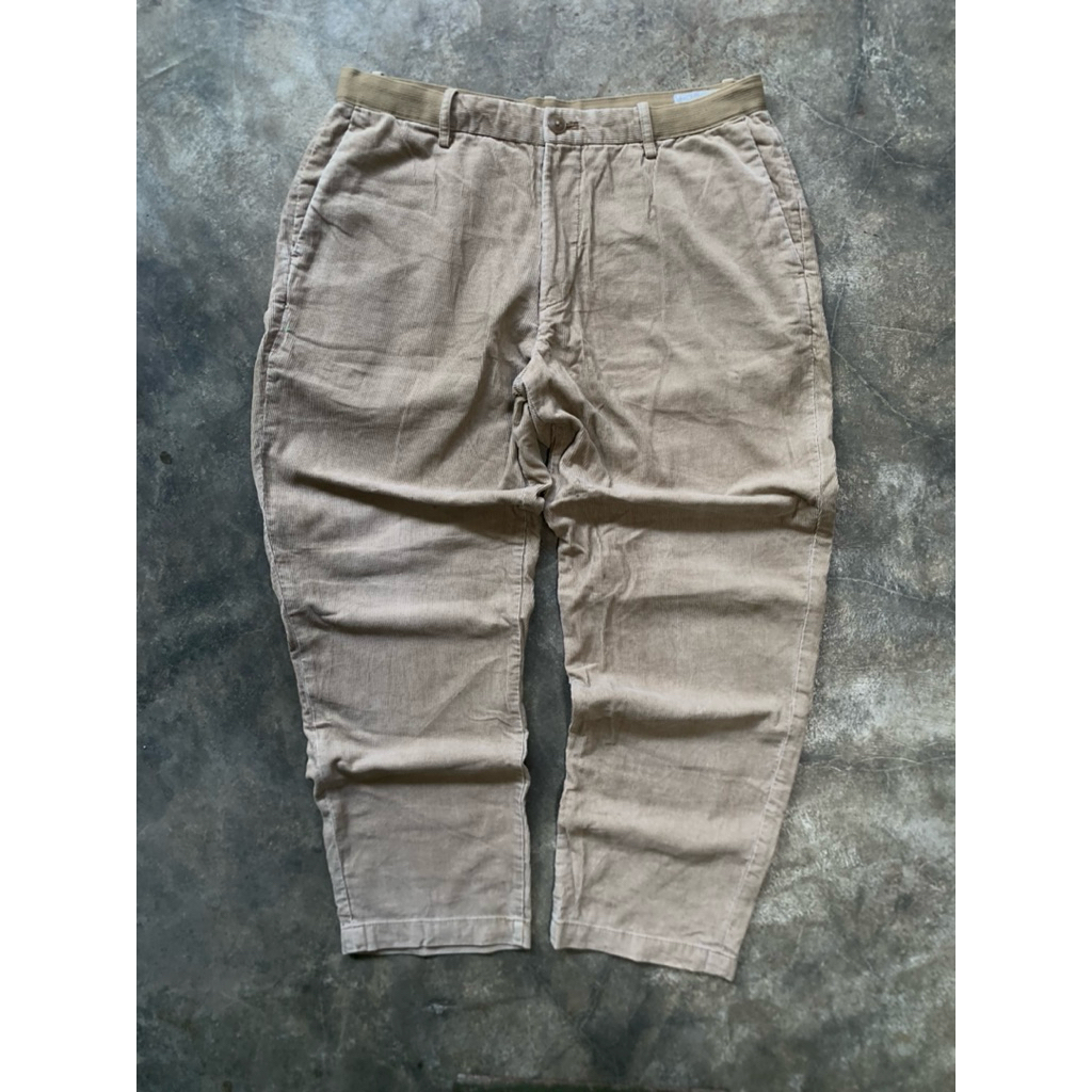 [preloved] celana panjang formal corduroy brand uniqlo second - bekas