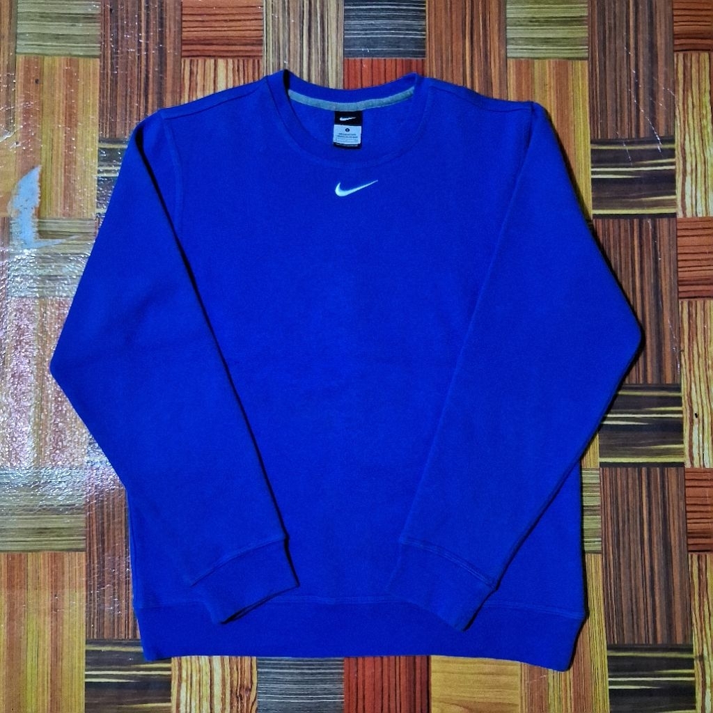 crewneck nike center second like new