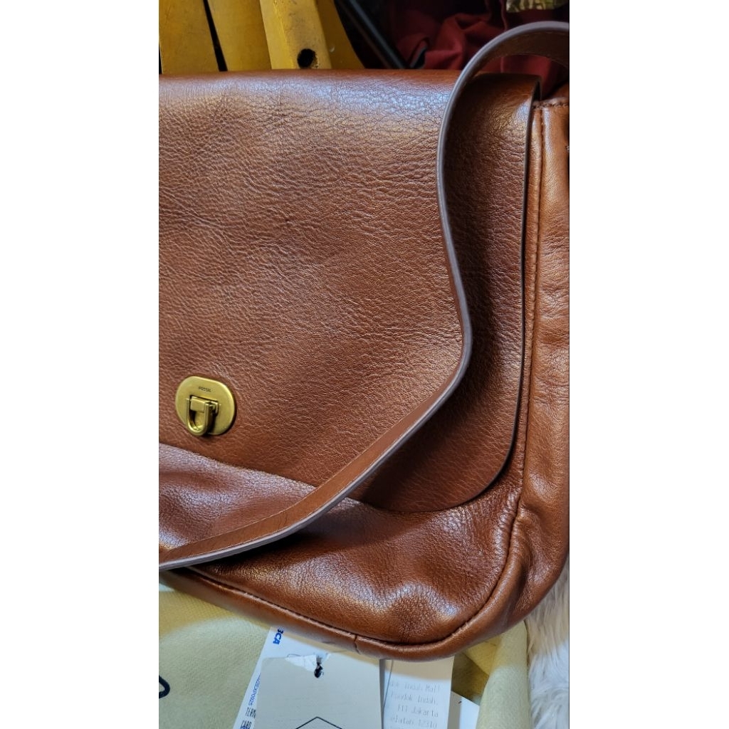 Preloved Tas Kulit Fosil