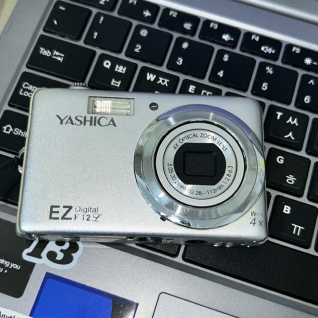 Digital Kamera Yashica EZ F12