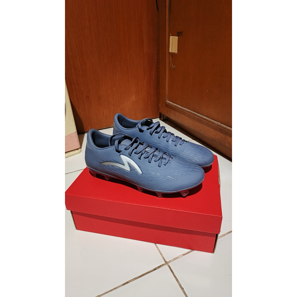 Sepatu Bola Sepak Bola Specs ACCELERATOR ILLUZION 4 PRO FG Original Grey Second Murah