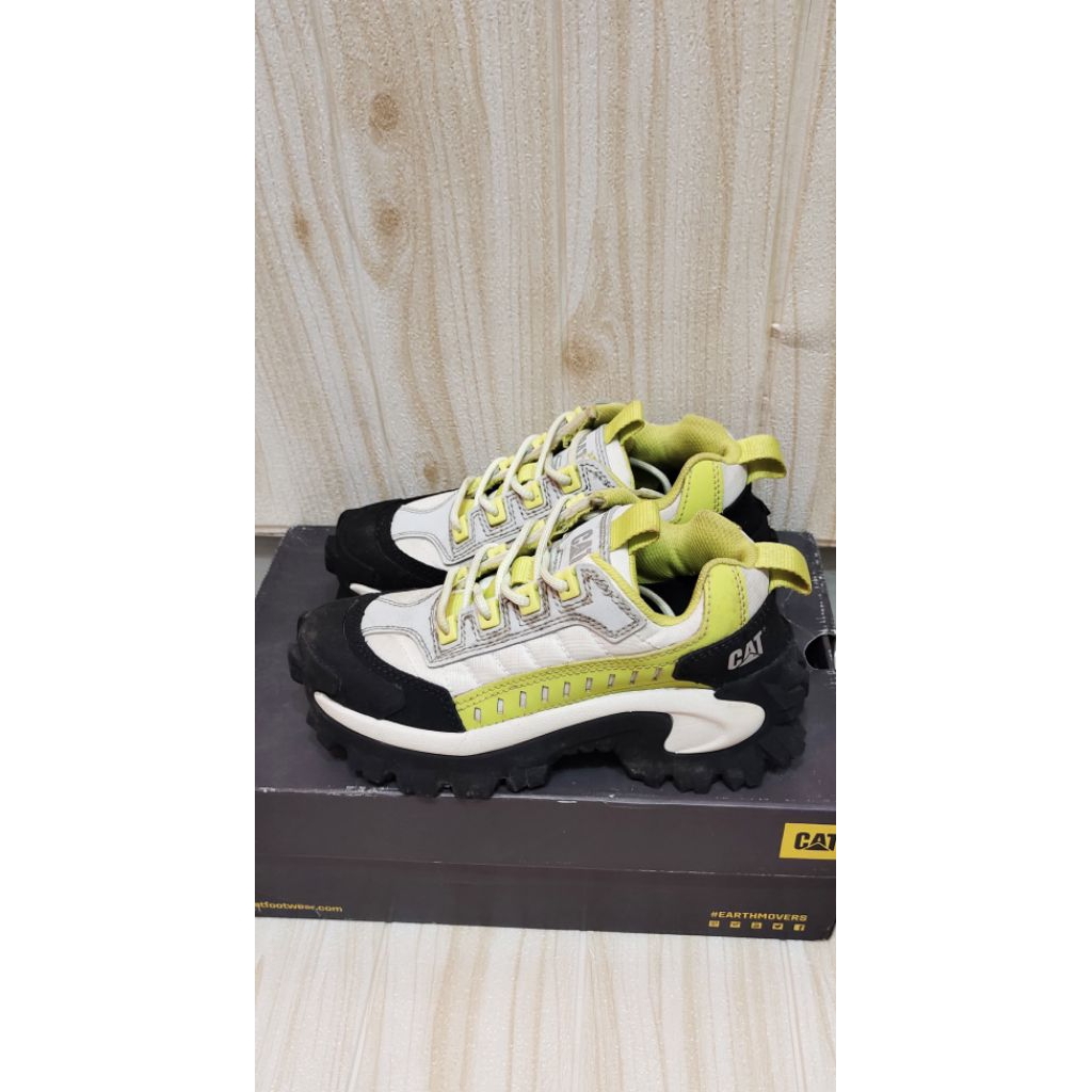 [PRELOVED] CATERPILLAR INTRUDER SHOES