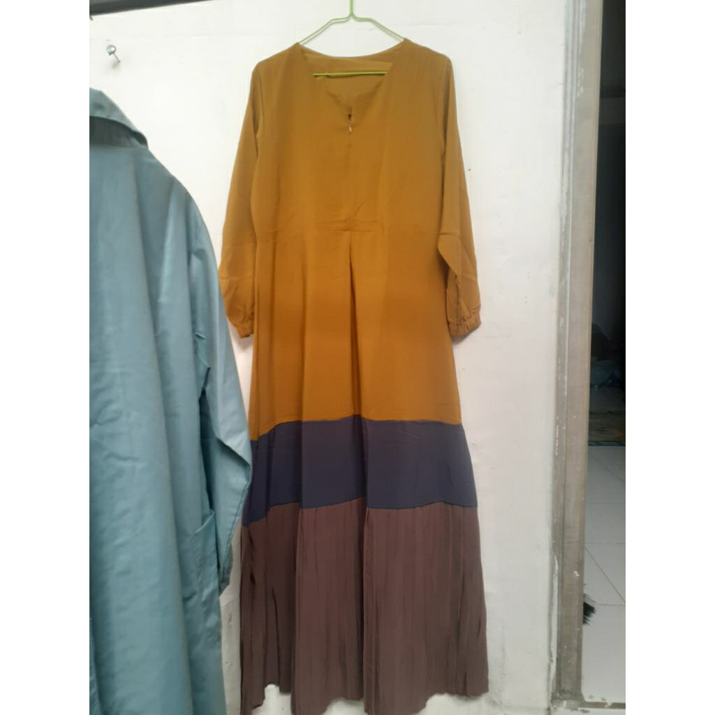 Gamis bahan wolfis, lengan panjang karet, LD 120 PB 140, busui friendly