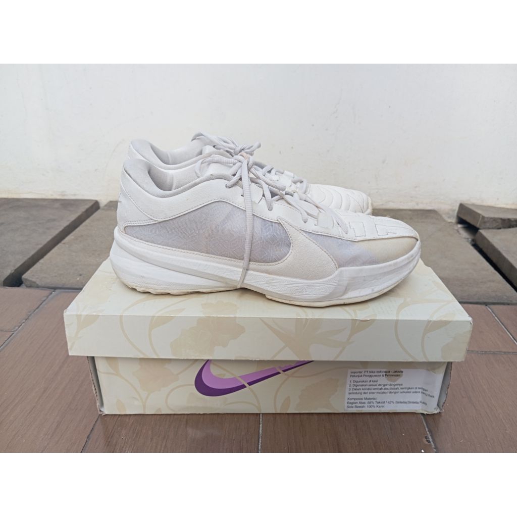 NIKE ZOOM FREAK 5 TRIPLE WHITE