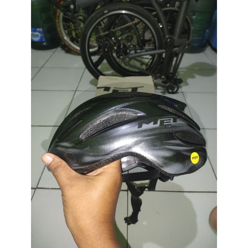 Helm Met Idolo